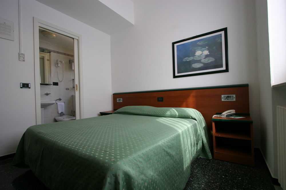 Albergo Adriana Челле-Лигуре Экстерьер фото